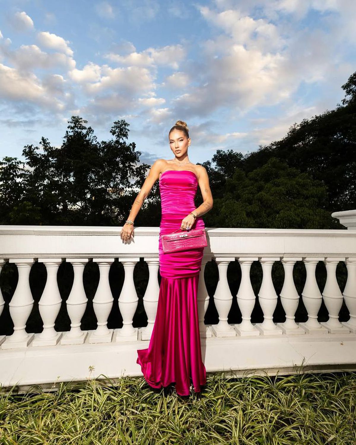 Atacantul de 25 de ani s-a îndrăgostit de Virginia, prezentatoarea TV divorțată și mamă a 3 copii