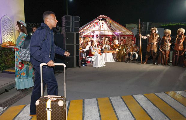 Imagini senzaționale din Kazahstan! » Cu ce le-au așteptat localnicii pe vedetele lui Real Madrid