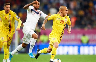 16 zile până la România - Suedia // Unanimitate! 4 foști internaționali cu nume au dat verdictul în disputa Mitriță - Coman: „Nu poți să-i iei mingea de la picior”