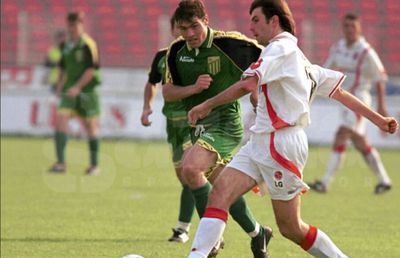 FORESTA - DINAMO // VIDEO+FOTO Fiori reci pentru „câini” » Povestea celebrului meci Dinamo - Foresta 4-5: „Am jucat pe 3.000 de dolari”