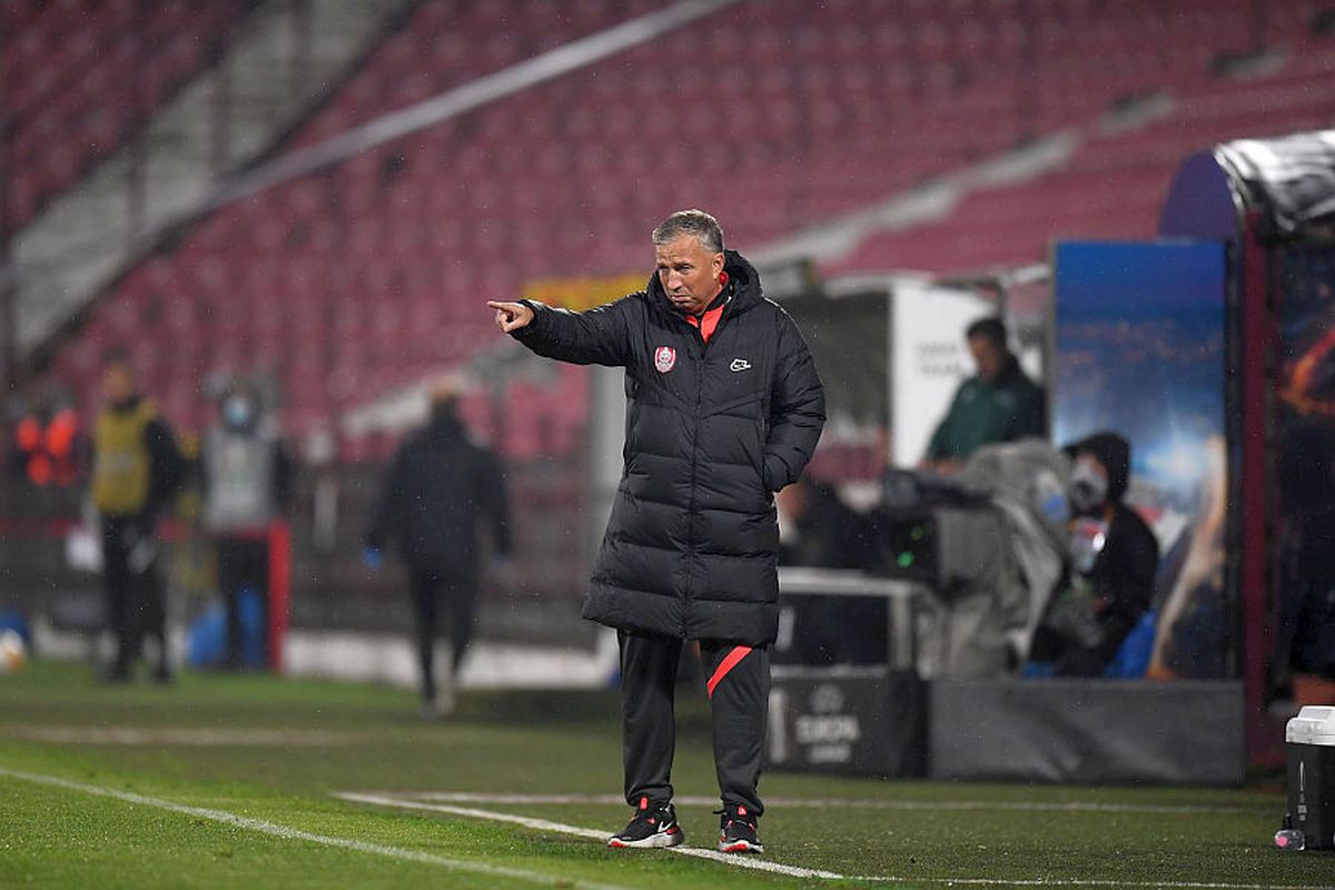 CFR CLUJ. Dan Petrescu nu mai rezistă! Mesaj pentru conducere: „Dan Petrescu nu joacă! Am nevoie de jucători dacă vrei să câștigi campionatul”
