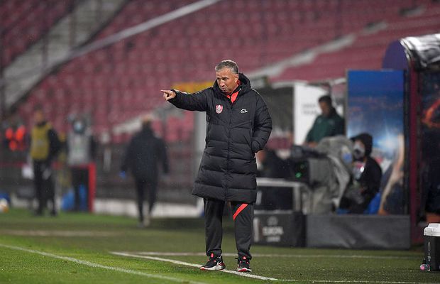 CFR CLUJ. Dan Petrescu nu mai rezistă! Mesaj pentru conducere: „Dan Petrescu nu joacă! Am nevoie de jucători dacă vrei să câștigi campionatul”