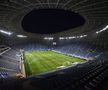 Suporterii Craiovei au protestat: „Poți merge la restaurant, la cafenea sau la mall / Doar stadionul în aer liber trebuie să rămână gol”