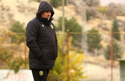 Șumudică, după primul eșec la Yeni Malatyaspor: „N-am înțeles ce s-a întâmplat! Avem o problemă”