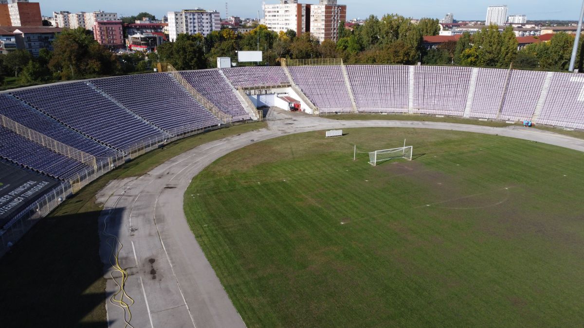 Protest organizat în Timișoara: „Vedem cum peste tot în țară se construiesc stadioane, săli de sport, bazine de înot”