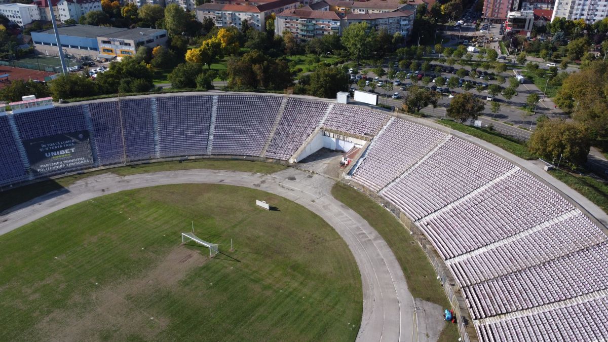 Protest organizat în Timișoara: „Vedem cum peste tot în țară se construiesc stadioane, săli de sport, bazine de înot”