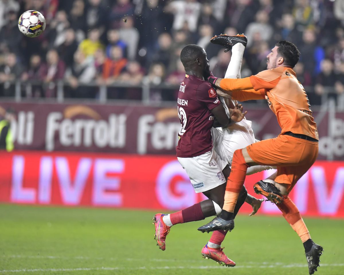 Marko Dugandzic explică faza celui de-al doilea penalty din Rapid - CFR Cluj: „Am simțit contact și am căzut”