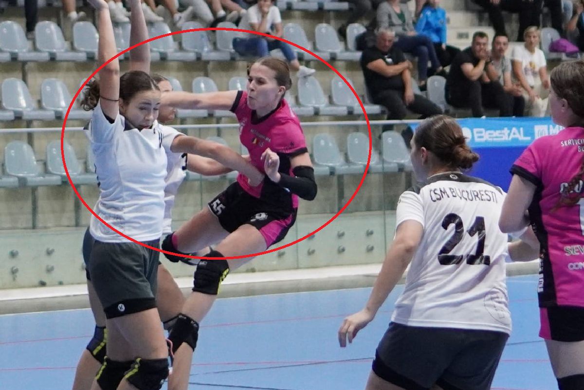Scandal în handbalul feminin » Junioară de la CSM București, acuzată de Ramona Farcău că și-a lovit intenționat adversara: „A confundat sala cu ringul de box. O agresiune huliganică!” + Decizia de neînțeles a arbitrilor