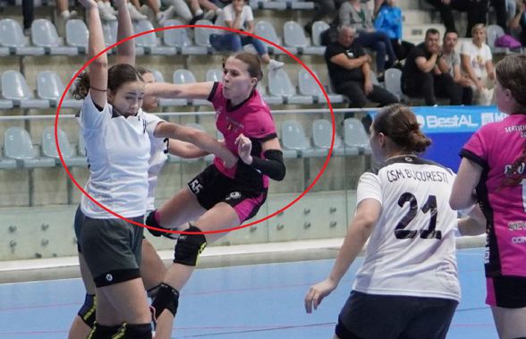 Scandal în handbalul feminin » Junioară de la CSM București, acuzată de Ramona Farcău că și-a lovit intenționat adversara: „A confundat sala cu ringul de box. O agresiune huliganică!” + Decizia de neînțeles a arbitrilor