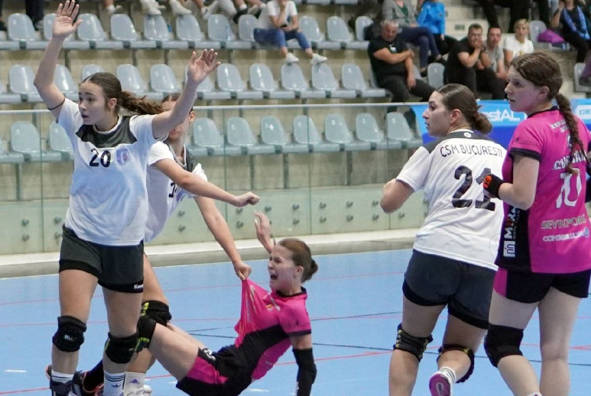 Scandal în handbalul feminin » Junioară de la CSM București, acuzată de Ramona Farcău că și-a lovit intenționat adversara: „A confundat sala cu ringul de box. O agresiune huliganică!” + Decizia de neînțeles a arbitrilor