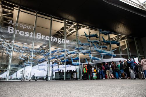 Un fulger a lovit turnul de control al aeroportului din Brest