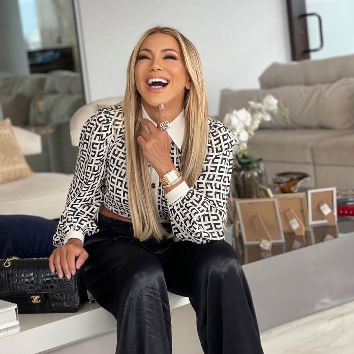 Părăsită pentru nepoată, fosta soție a găsit răzbunarea perfectă » Cu cine s-a cuplat