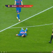 Darius Olaru s-a accidentat în Dinamo - FCSB // foto: Captură TV