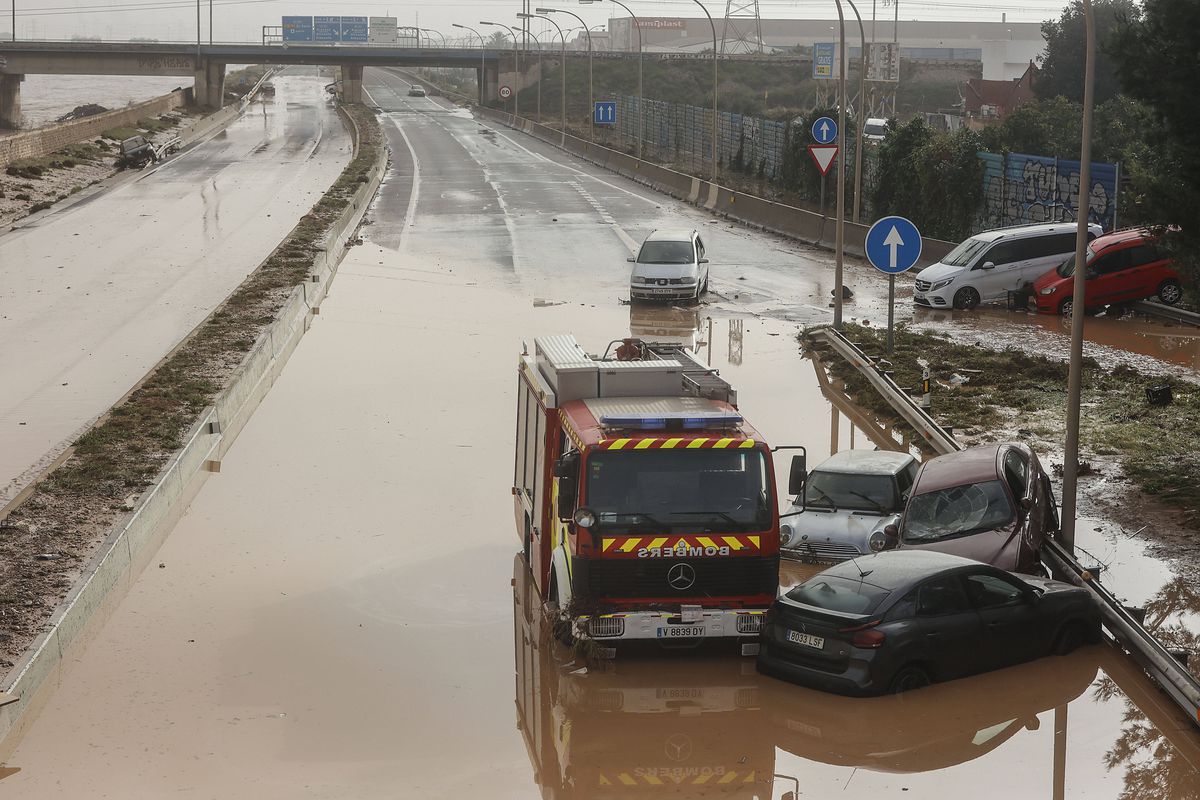 Alertă în Valencia! Inundațiile devastatoare au amânat meciul din Copa del Rey » Cel puțin 51 de decese