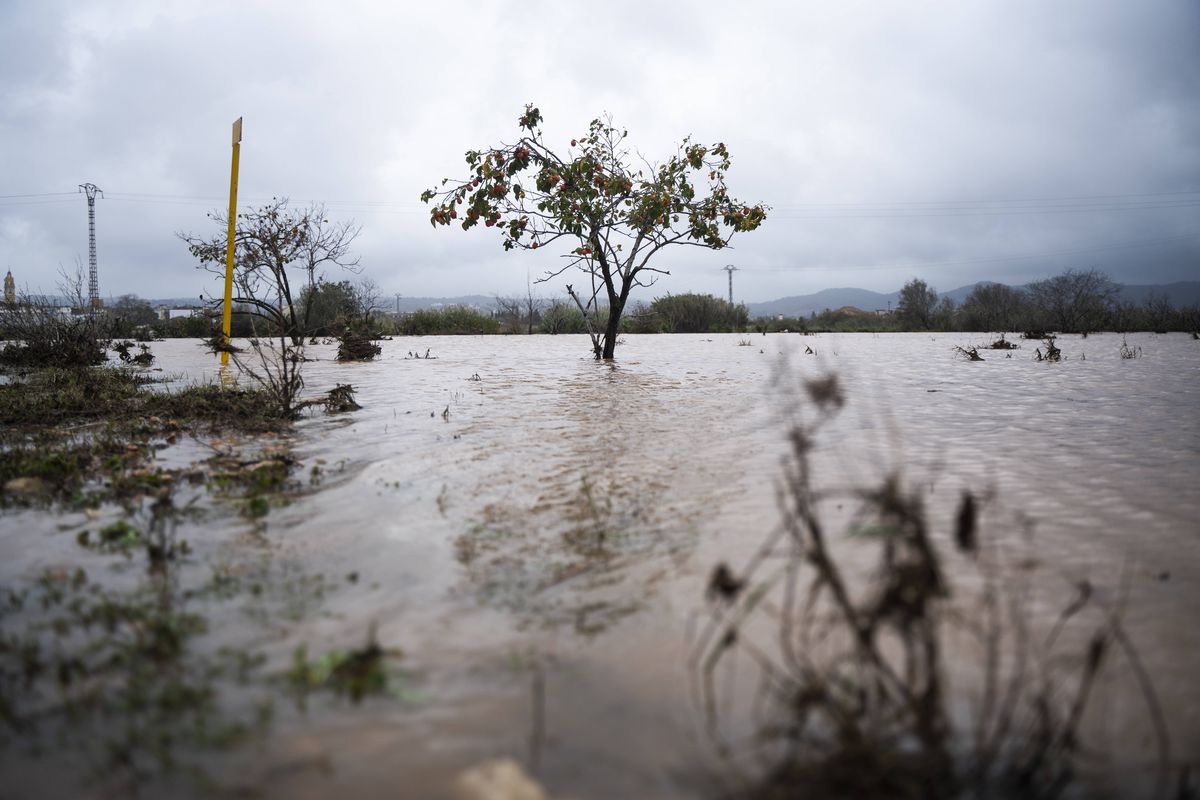 Alertă în Valencia! Inundațiile devastatoare au amânat meciul din Copa del Rey » Cel puțin 51 de decese