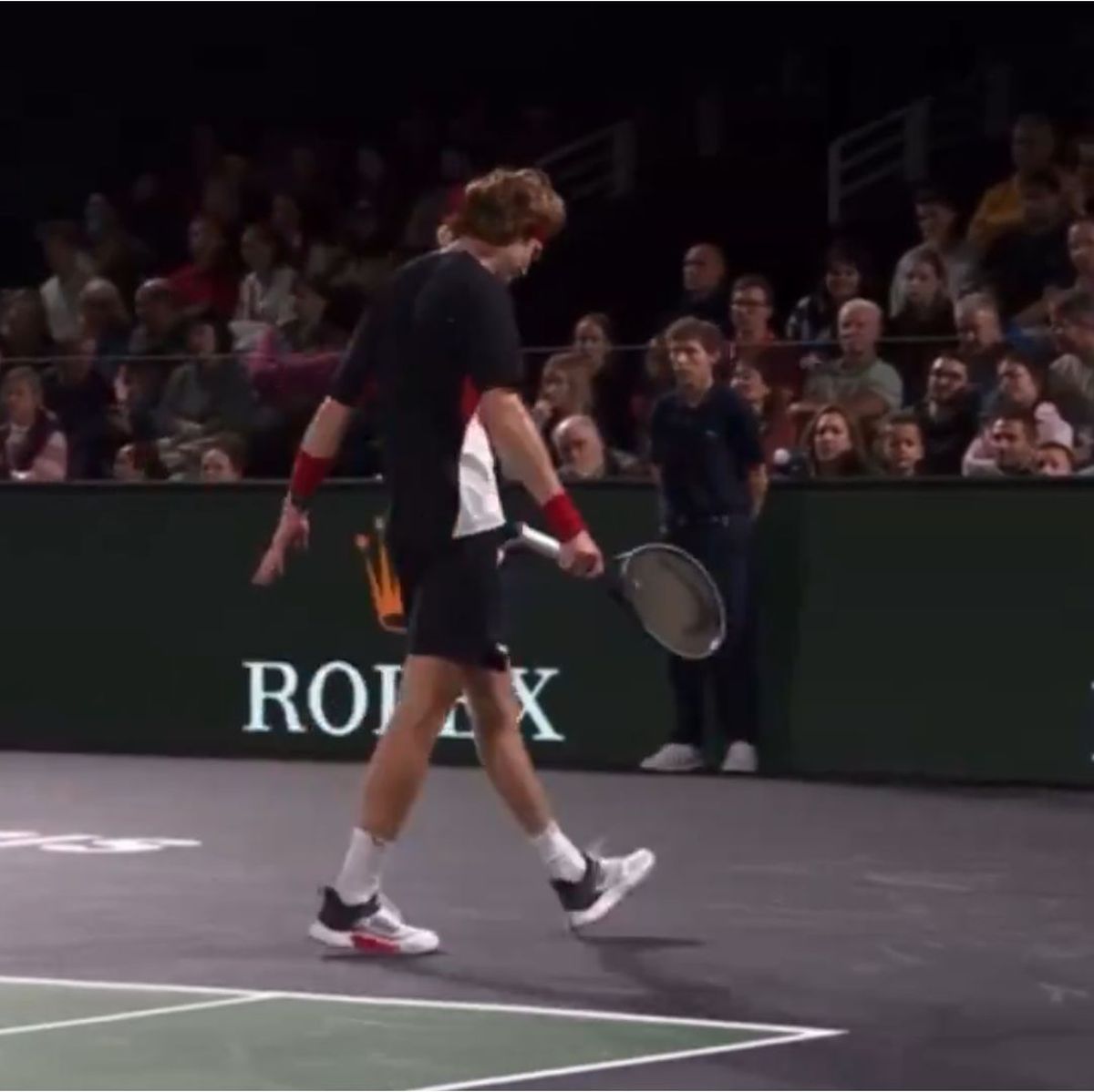 Andrey Rublev, o nouă izbucnire nervoasă pe teren: și-a rănit genunchiul până la sânge! » Exigența mamei, cauza acestor ieșiri necontrolate ale rusului?