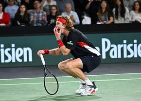 Andrey Rublev, o nouă izbucnire nervoasă pe teren: și-a rănit genunchiul până la sânge! » Exigența mamei, cauza acestor ieșiri necontrolate ale rusului?