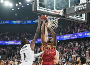 Într-o atmosferă senzațională, U-BT Cluj-Napoca și-a adjudecat duelul nervilor cu Umana Reyer Venezia » Mihai Silvășan a fost eliminat