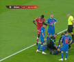 Darius Olaru s-a accidentat în Dinamo - FCSB // foto: Captură TV