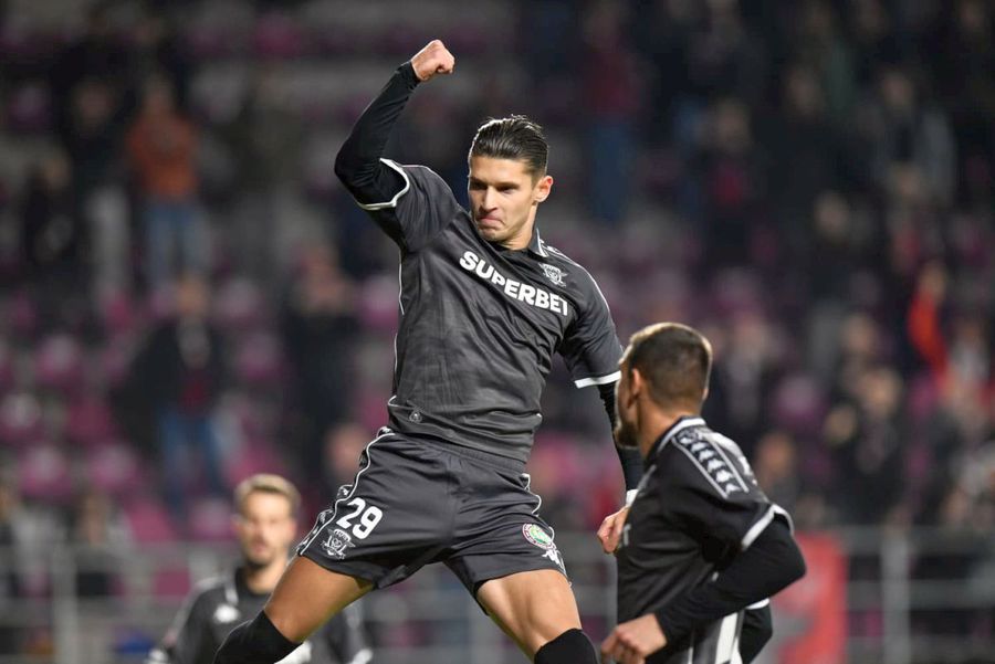 Alex Dobre a marcat o „dublă” pentru Rapid în meciul cu CSC Dumbrăvița / Foto: Cristi Preda GSP Alex Dobre, „Jucătorul lunii octombrie 2025” » Interviu EXCLUSIV pentru GSP: „Mă ajută nutriția, mentalul și un cerc restrâns de oameni”