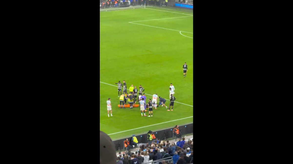 Bilal Nadir s-a prăbușit pe teren în Marseille - Angers