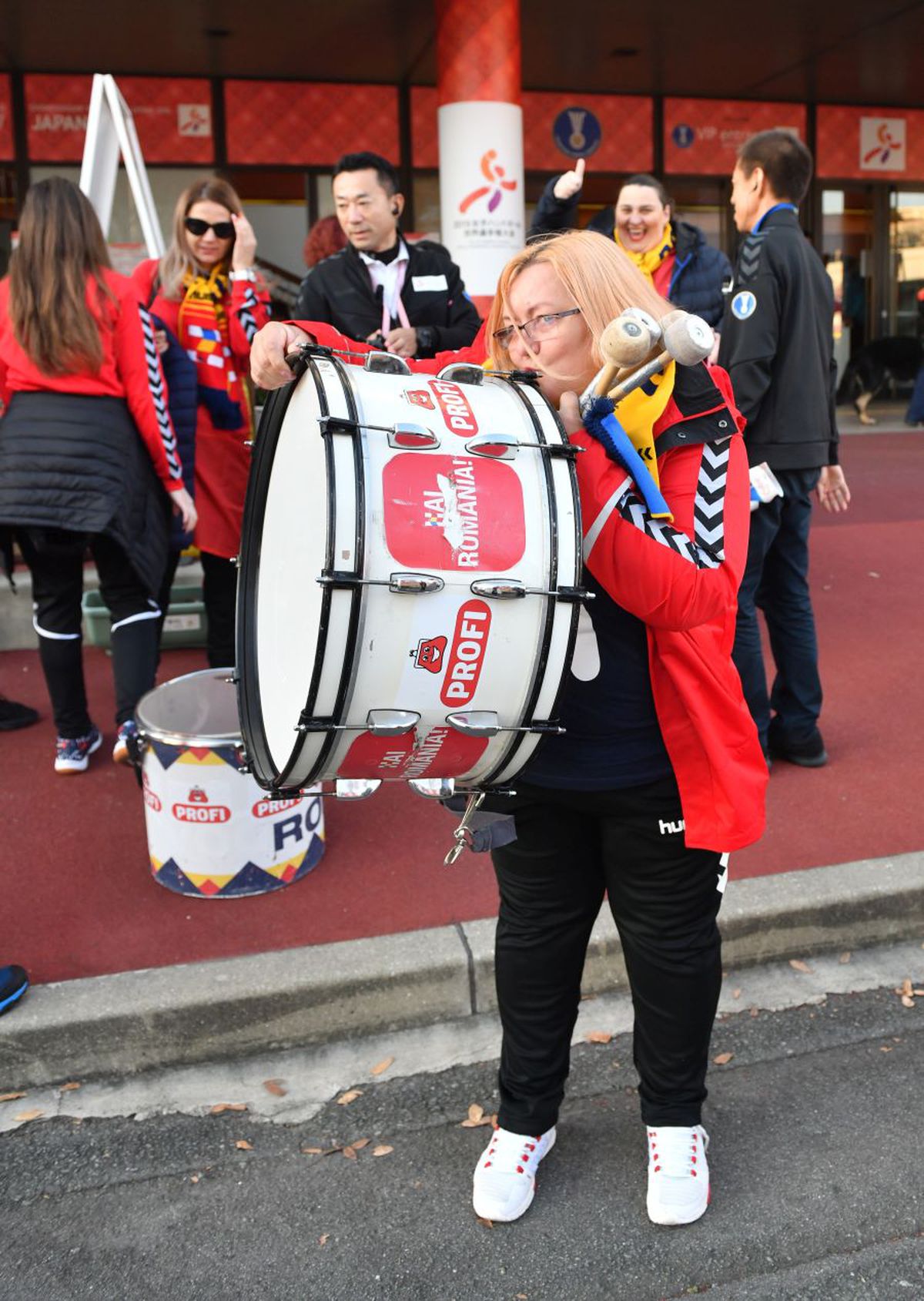 CORESPONDENȚĂ DIN JAPONIA // VIDEO EXCLUSIV Fanii „tricolori” au amenințat că vor boicota partida cu Spania! Cum s-a rezolvat neînțelegerea