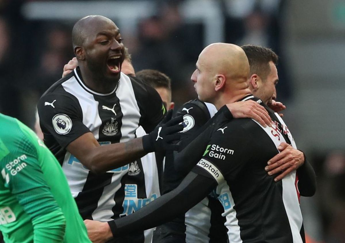 NEWCASTLE - MANCHESTER CITY 2-2 // VIDEO + FOTO Pep Guardiola își poate lua adio de la titlu după un meci în care s-au marcat două goluri senzaționale