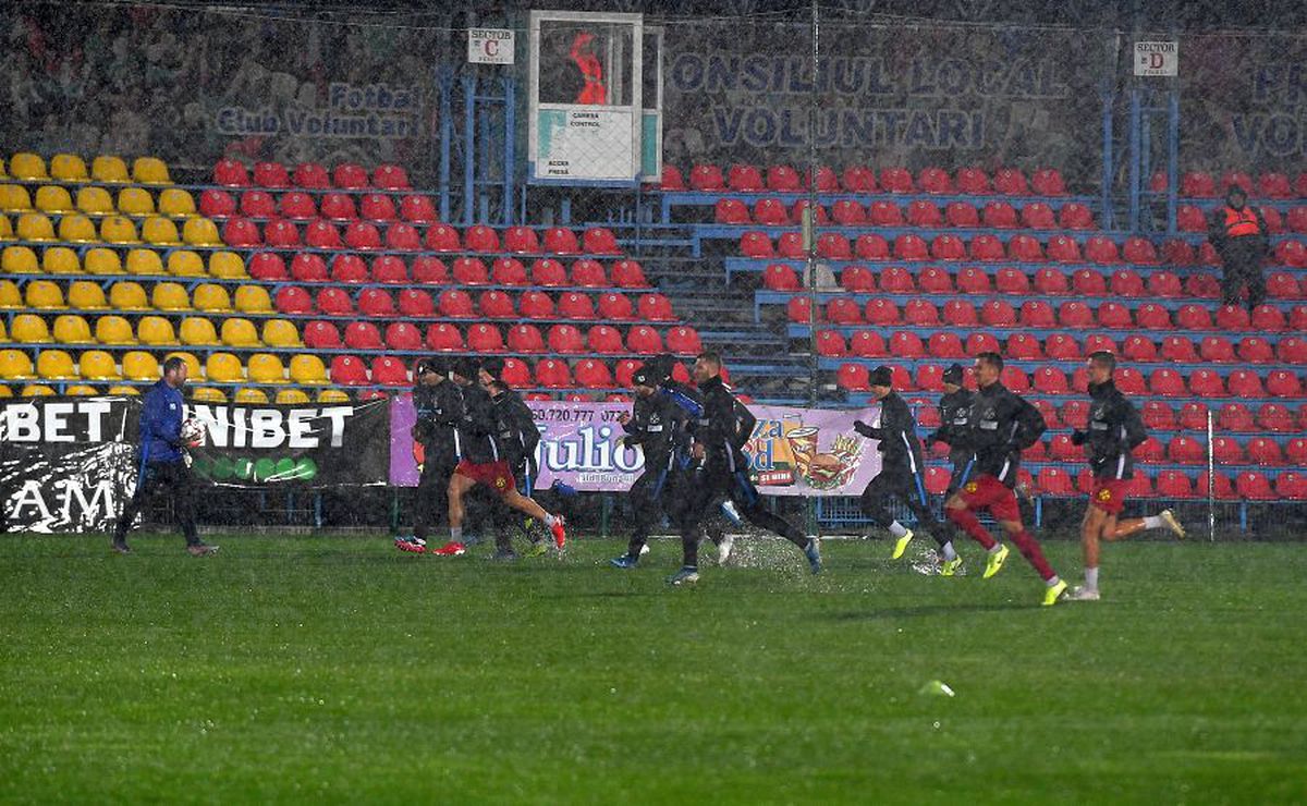 VOLUNTARI - FCSB // VIDEO+FOTO E OFICIAL! Partida a fost amânată din cauza vremii » Când s-ar putea juca