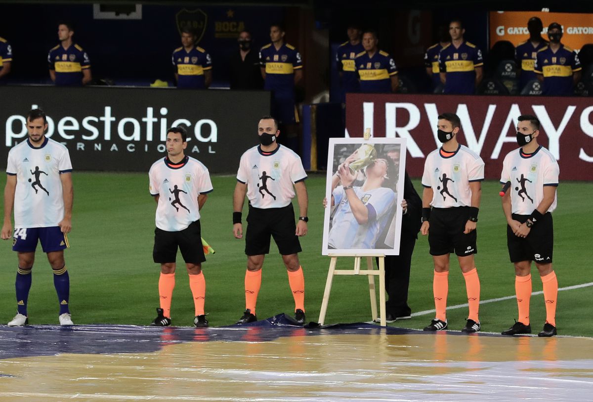 Moment emoționant pe „Bombonera” » Dalma, fiica lui Maradona, a asistat la partida dintre Boca Juniors și Newell's Old Boys şi a izbucnit în plâns