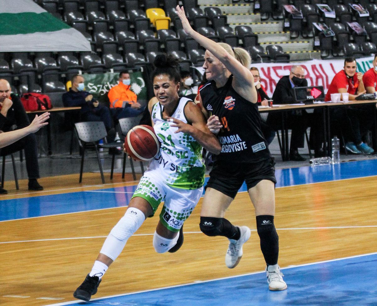 Ca în Germania și Ungaria » Echipa de baschet Sepsi-SIC și-a pus în tribună figurine de carton ale fanilor