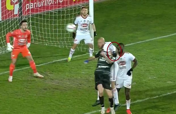Chindia - Sepsi. Cum să NU vezi așa ceva?! Penalty evident refuzat de Colțescu în Cupa României: „Am fost făcut knockout!”
