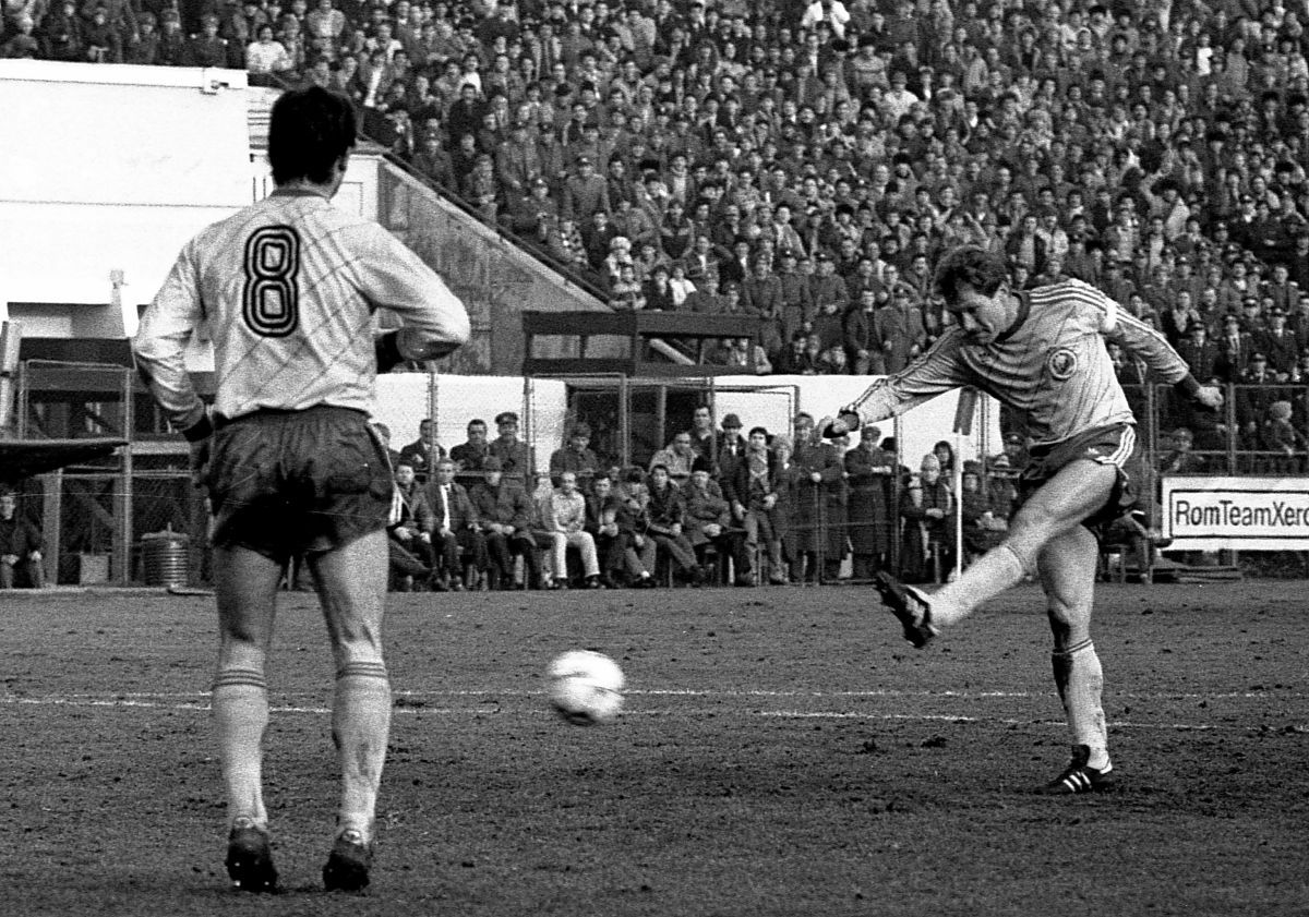 38 de ani de la calificarea la Euro '84. Și de la publicarea unui interviu antologic cu Bölöni » Absența cui o regreta cel mai tare, cum îl caracteriza pe Rednic și cu cine a fost confundat la cabinetul stomatologic