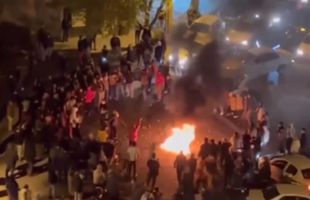 Imagini incredibile! Iranienii au sărbătorit în stradă înfrângerea echipei lor cu SUA