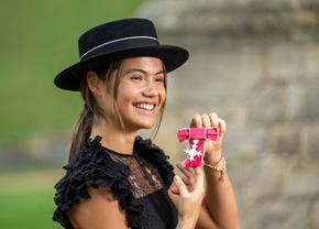 Emma Răducanu a primit titlul de Membru al Ordinului Imperiului Britanic din partea regelui Charles al III-lea