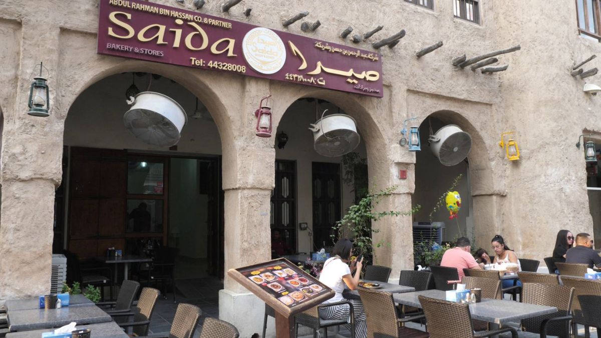Explozie culinară pe străzile din Doha » Cât costă cele mai delicioase feluri de mâncare și dulciuri
