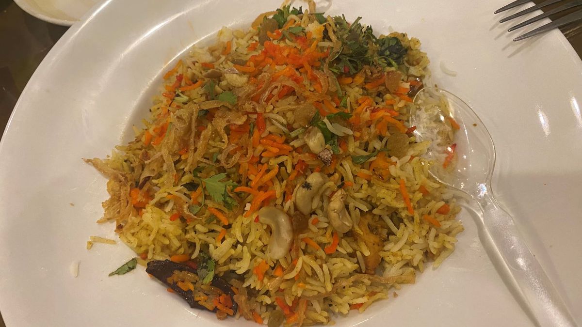 Explozie culinară pe străzile din Doha » Cât costă cele mai delicioase feluri de mâncare și dulciuri