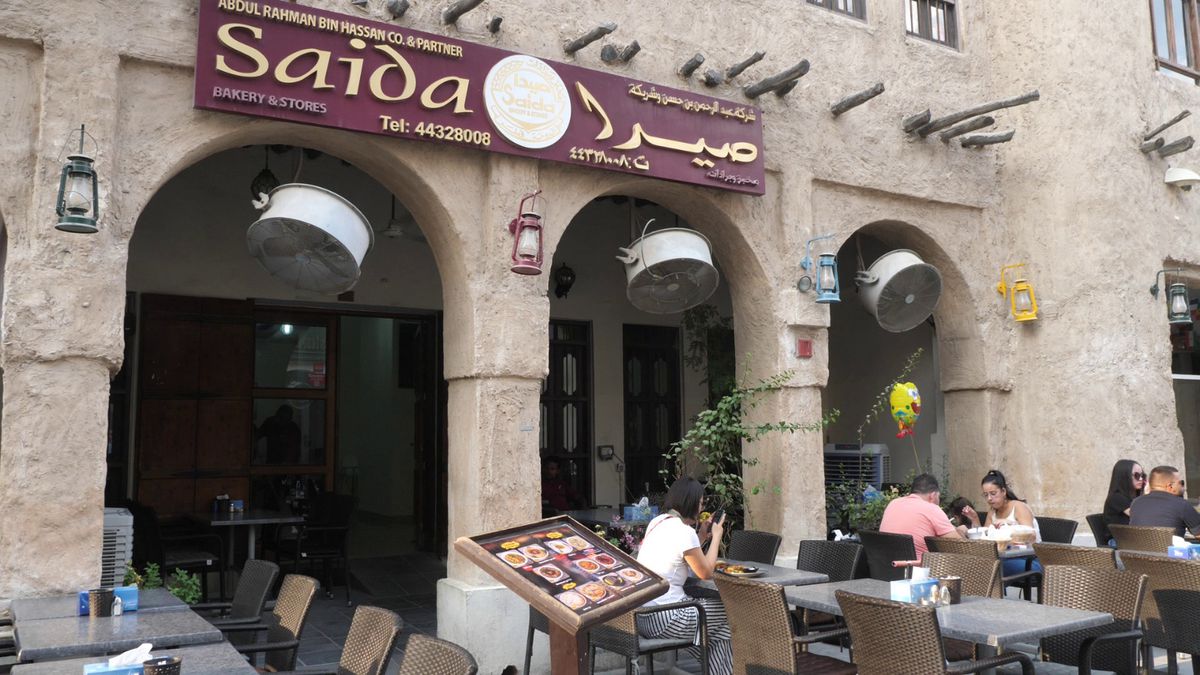 Explozie culinară pe străzile din Doha » Cât costă cele mai delicioase feluri de mâncare și dulciuri
