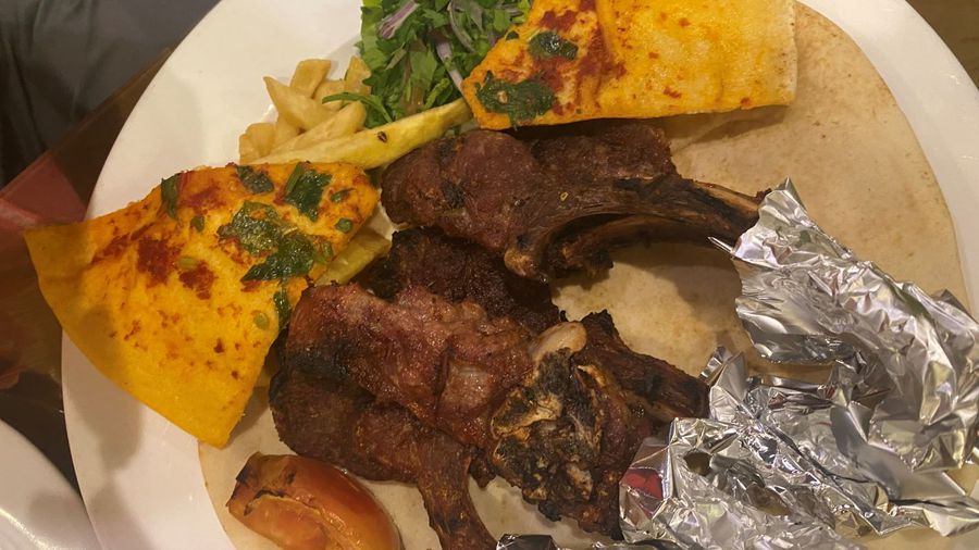 Foto: Andrei Crăițoiu (GSP) Explozie culinară pe străzile din Doha » Cât costă cele mai delicioase feluri de mâncare și dulciuri