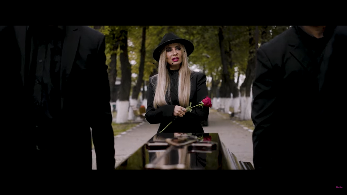 Video șocant cu Anamaria Prodan. Mesaj sumbru pentru „Soarele meu”, direct din cimitir: „Ți-am dat bani, ți-am luat mașină. Ți-am luat casă cu grădină”