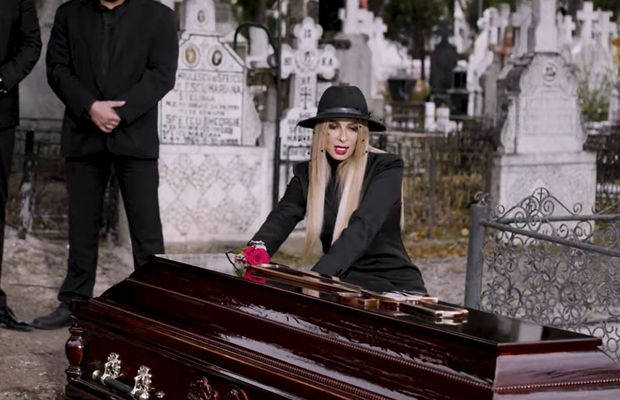 Video șocant cu Anamaria Prodan. Mesaj sumbru pentru „Soarele meu”, direct din cimitir: „Ți-am dat bani, ți-am luat mașină. Ți-am luat casă cu grădină”