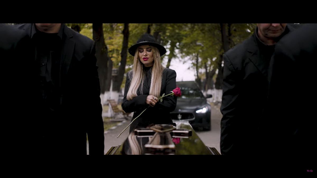 Video șocant cu Anamaria Prodan. Mesaj sumbru pentru „Soarele meu”, direct din cimitir: „Ți-am dat bani, ți-am luat mașină. Ți-am luat casă cu grădină”