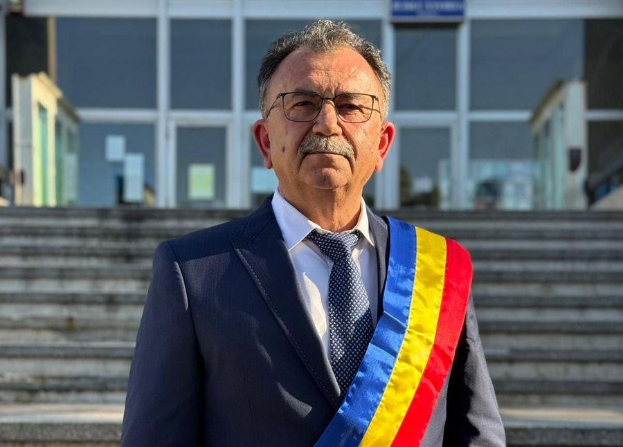 Aurel Costache, primarul Mioveniului / Sursă foto: Facebook Cealaltă față a dezastrului de la clubul aflat în pragul colapsului » Părinții își strigă deznădejdea: „Au distrus viitorul a sute de copii”!