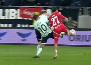 Penalty controversat dat în prelungirile meciului Dinamo - Sepsi » Prim verdict în direct + Ce a spus chiar dinamovistul implicat