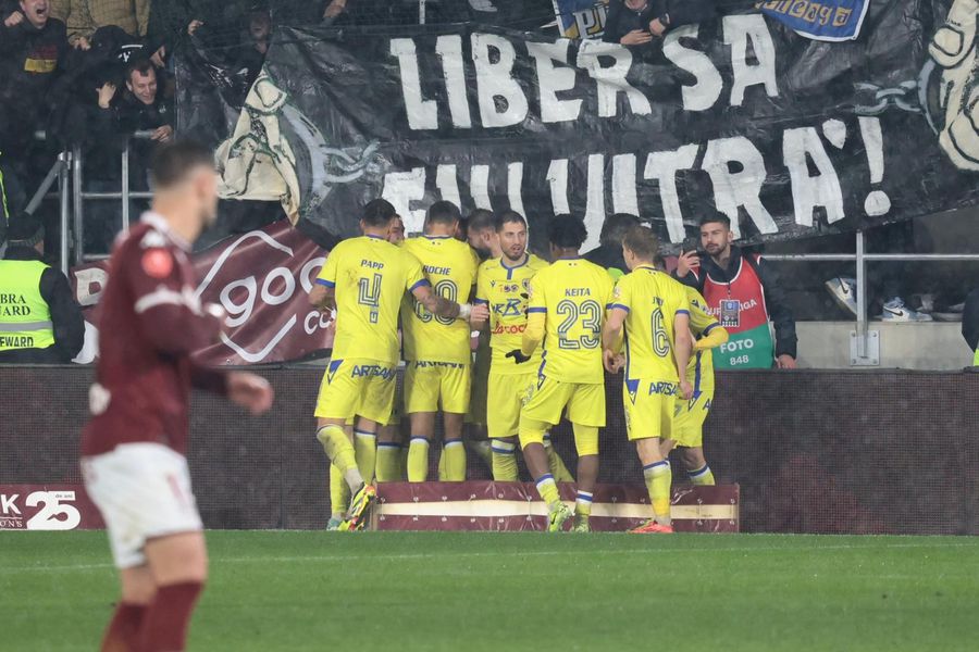 Note GSP la Rapid - Petrolul 1-1 » Doi de 4 în trupa Giuleștiului și doi de 8 la ploieșteni + Diferența dintre Șumudică și Topal