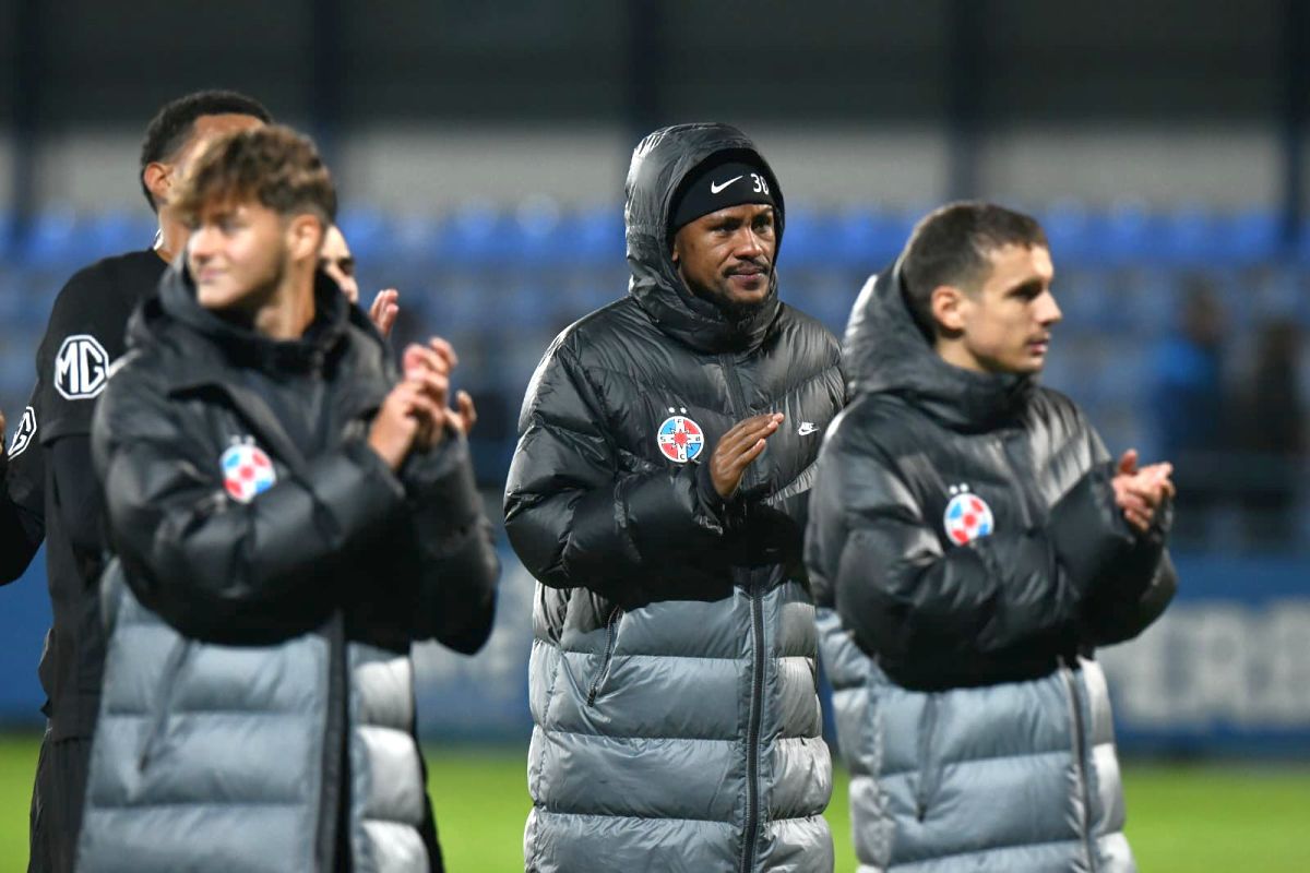 Ce s-a întâmplat pe gazon, imediat după Farul - FCSB » Jucătorii campioanei au sărbătorit cu manele în vestiar