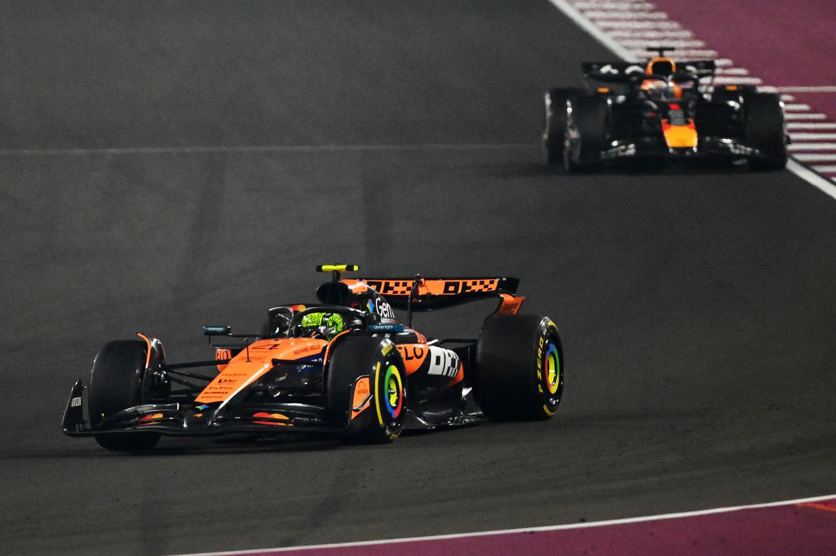 Max Verstappen câștigă în Qatar și duce lupta la titlu în ULTIMA etapă! Mutarea care i-a dat mat lui McLaren