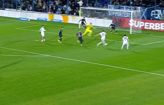 Ratarea etapei în Farul - FCSB! » A driblat tot ce i-a ieșit în cale, dar colegul lui a ratat dintr-o poziție excelentă