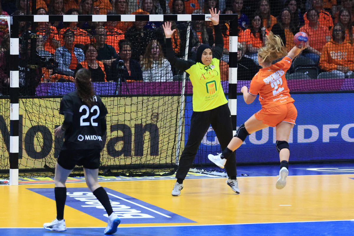 Tradiție de 1 Decembrie! Am întrebat 100 de olandezi: „Primul nume de sportiv din ROMÂNIA care vă trece prin minte?” » Două legende sunt la egalitate pe locul 1: surprize mari în top