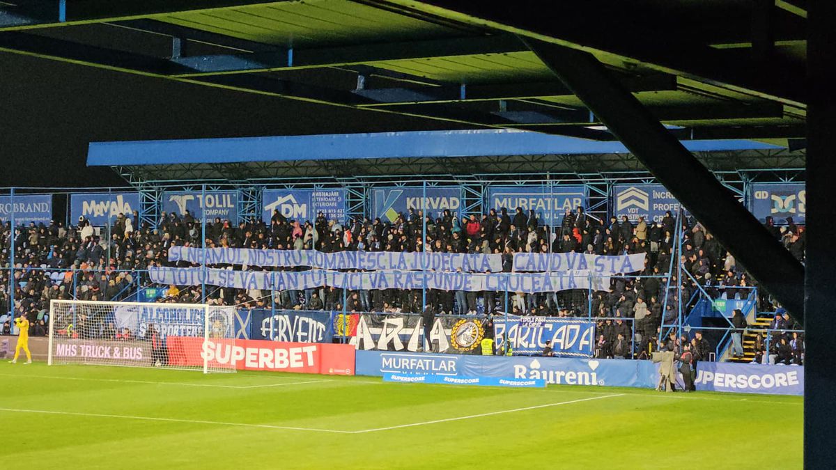Incredibil cum au reușit ultrașii FCSB să bage un banner la meciul cu Farul: „Lasă-i... decât să rupă scaunele”