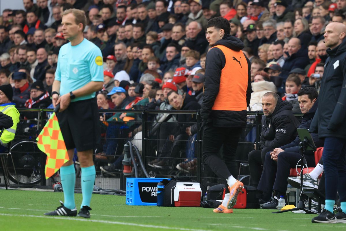 Cu Dennis Man odihnit, PSV s-a distrat în fața lui Volendam » Reporterii GSP au asistat la meci din tribunele Philips Stadion